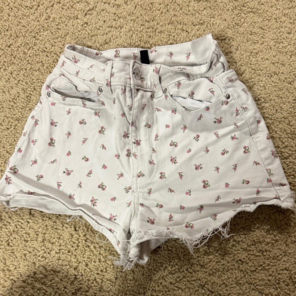 H&M White Floral Jean Shorts